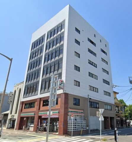 クラウチビル